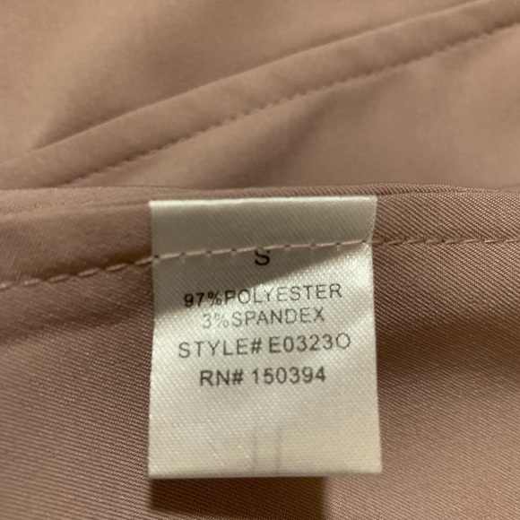 Ecru Studios mauve pink satin blazer with contrasting navy piping, size small - Picture 9 of 10